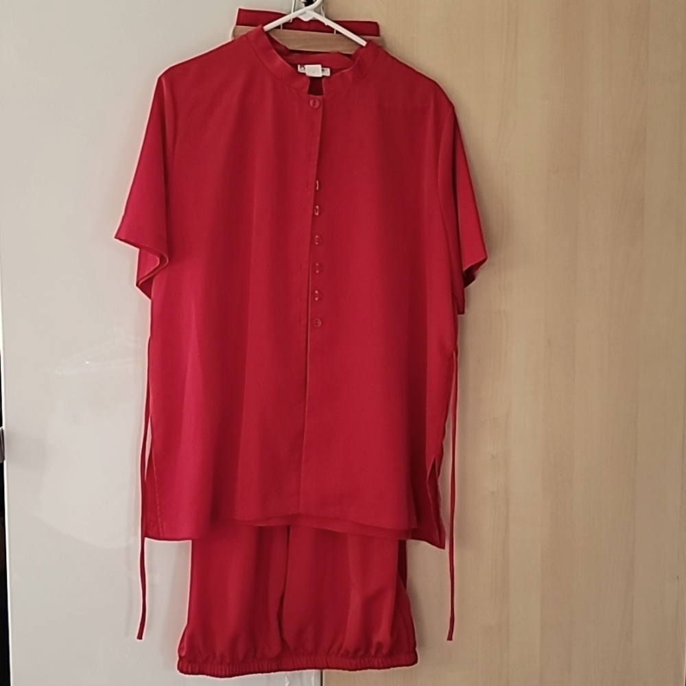 Women 2 piece Prelude Top and Pants sz 18 Red